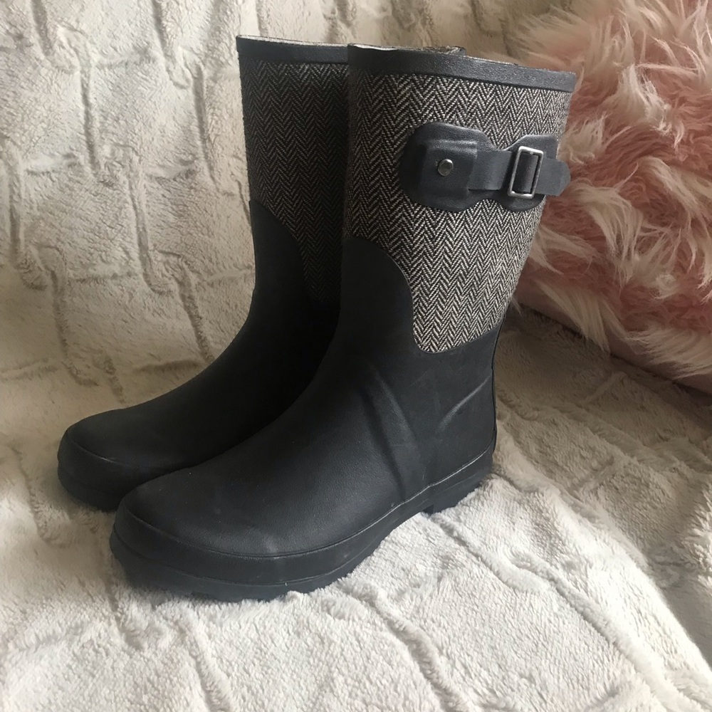 Rain boots